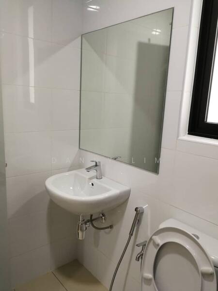 Untuk Disewa - Paramount Utropolis