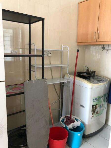 For Rent - Plaza Menjalara