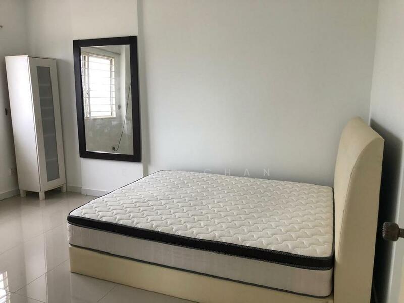 For Rent - Plaza Menjalara