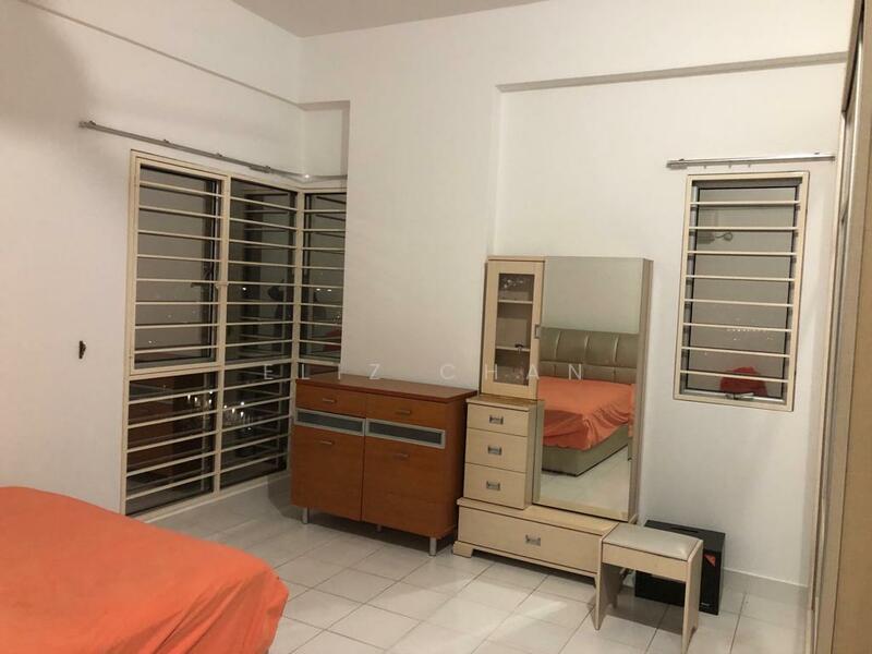 For Rent - Plaza Menjalara