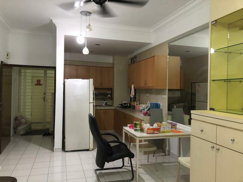 For Rent - Plaza Menjalara