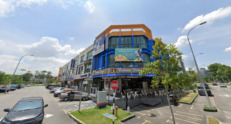 For Rent - Bandar Seri Putra Kajang, Corner 3 Storey Shop, LA 2346sf, Face Main Road