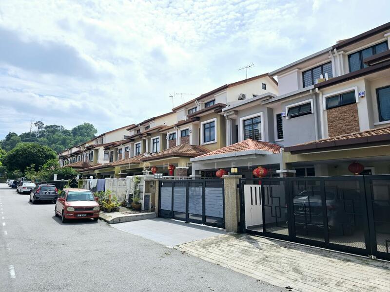 For Sale - Puteri 11