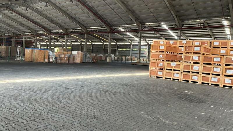 Untuk Disewa - Warehouse For Rent At Buterworth Good Condition