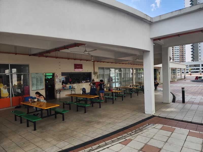 Restaurant / Food Court