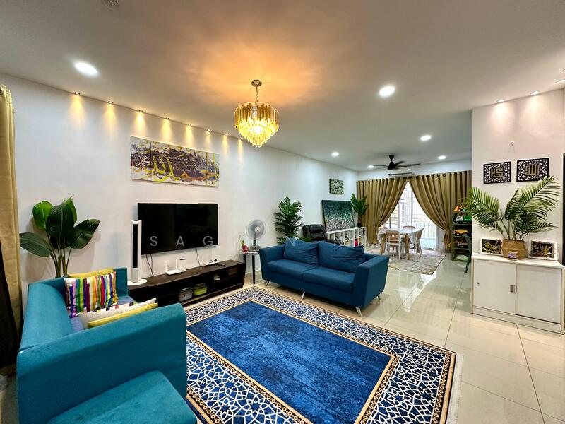 For Sale - 3-storey Terraced House at Tamansari