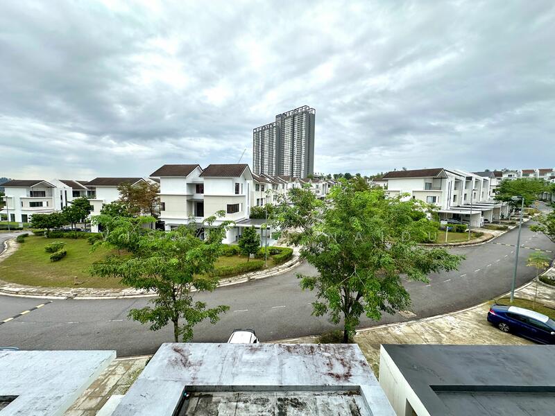 3-storey Terraced House for Sale in Tamansari (Rawang) - Visaghan Naidu - PropertyGuru.com.my