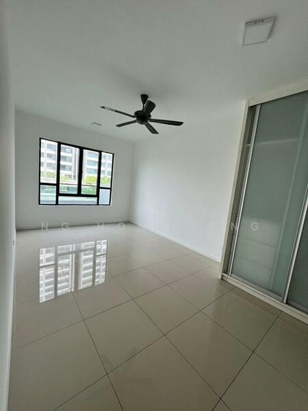 For Sale - Paragon 3