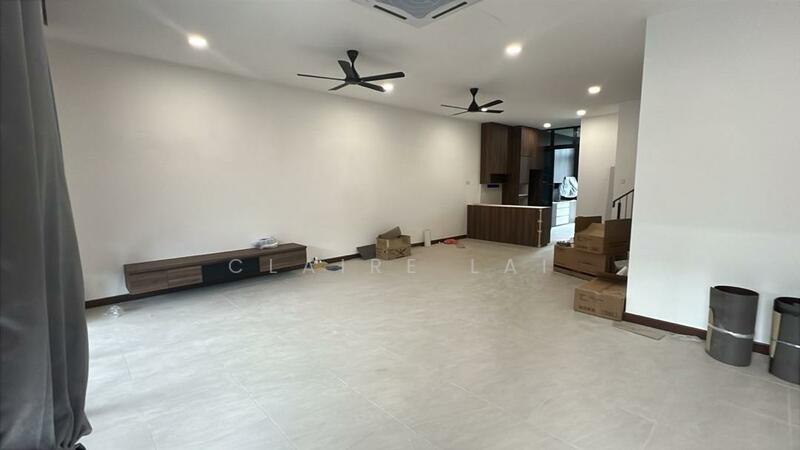 For Rent - Aurora Sentral