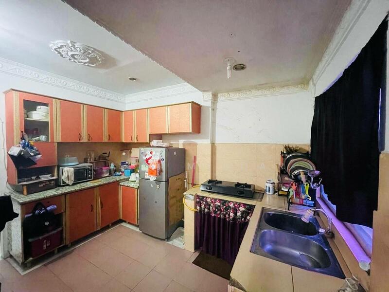 For Sale - Taman selayang Jaya Double Storey Terrace House For Sale