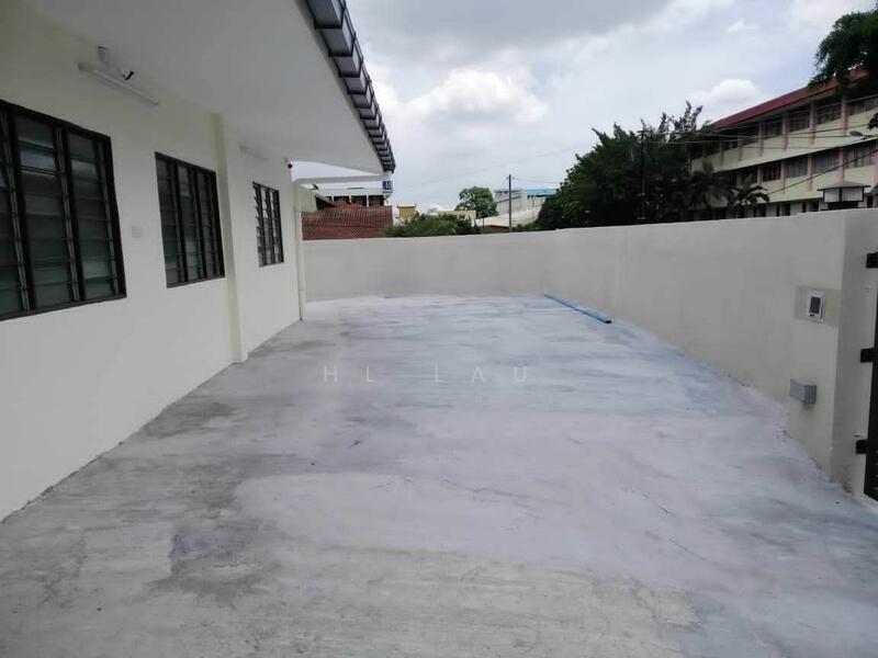 For Rent - Semi-Detached House at Seksyen 8