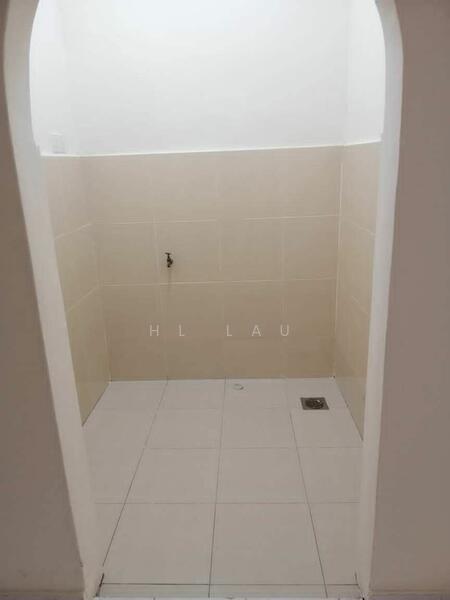 For Rent - Semi-Detached House at Seksyen 8