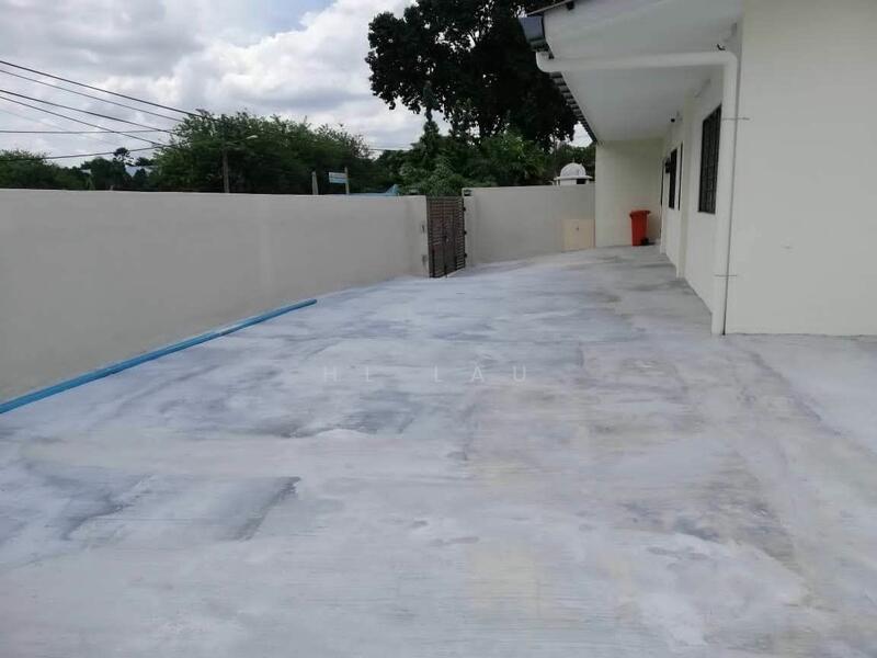 For Rent - Semi-Detached House at Seksyen 8