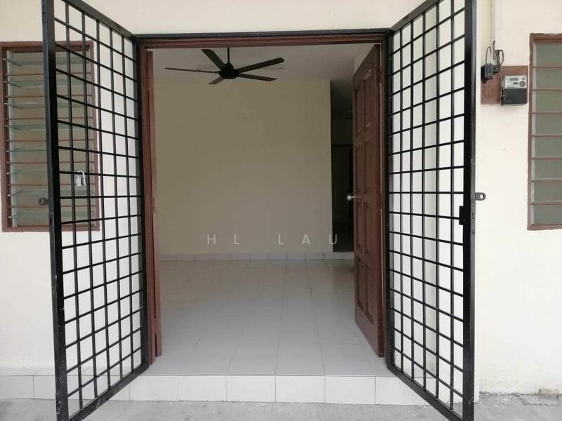 For Rent - Semi-Detached House at Seksyen 8