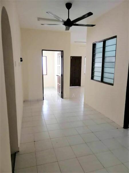 For Rent - Semi-Detached House at Seksyen 8