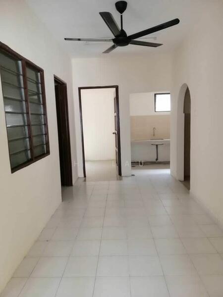 For Rent - Semi-Detached House at Seksyen 8