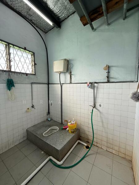 For Rent - Taman Gembira 1.5 Storey Terrace Factory For Rent