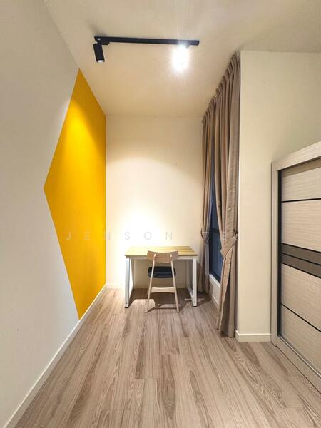 For Rent - Emerald 9