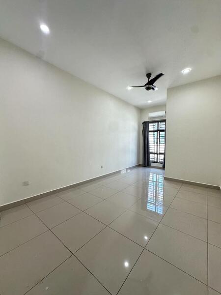 For Sale - Seri Austin - Terrace Homes