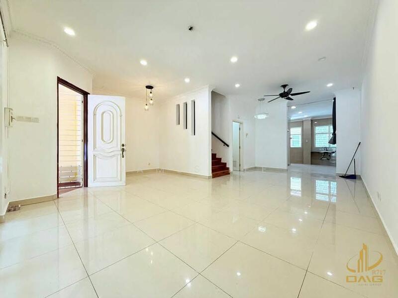 For Sale - 3-storey Terraced House at Setia Utama