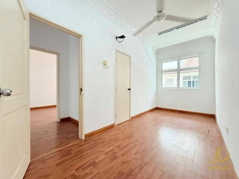 For Sale - 3-storey Terraced House at Setia Utama