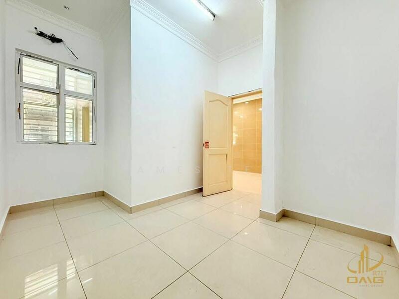 For Sale - 3-storey Terraced House at Setia Utama