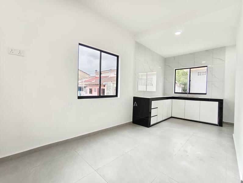 Untuk Dijual - Kulai Taman Wawasan Fully Renovated 1 Storey Terrace Endlot 3bed