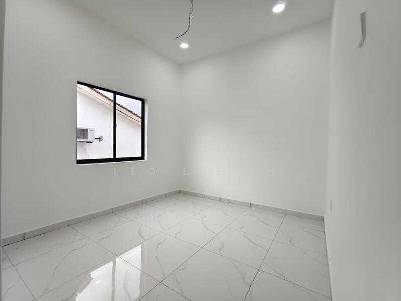 Untuk Dijual - Jalan Rajawali , Taman Wawasan, Kelapa Sawit