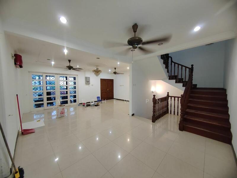 Untuk Dijual - Semi-Detached House at Batu Uban