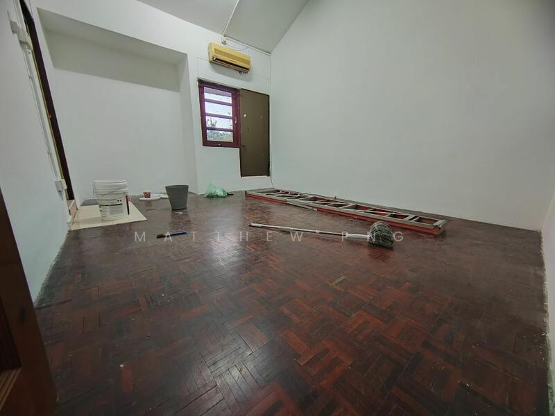 Untuk Dijual - Semi-Detached House at Batu Uban