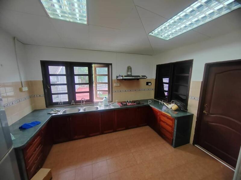 Untuk Dijual - Semi-Detached House at Batu Uban