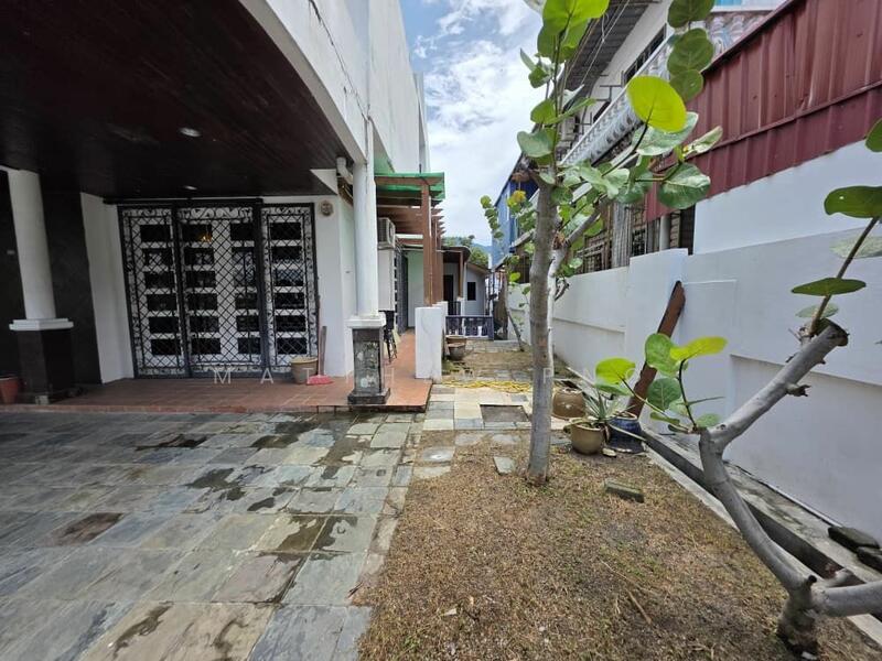 Untuk Dijual - Semi-Detached House at Batu Uban