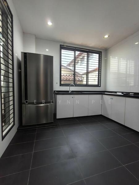 Untuk Disewa - Commercial bungalow at Taman Sri Tebrau