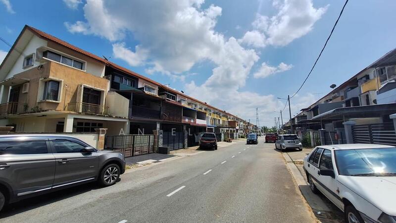 Untuk Dijual - 2.5-storey Terraced House at Taman Scientex Kulai