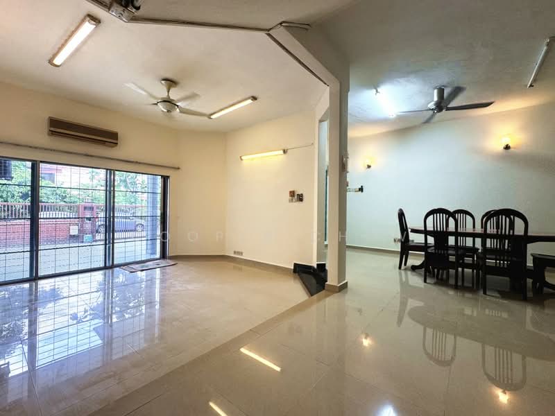 Rumah Teres 2 Tingkat untuk Dijual di SS25 (Petaling Jaya) - Cooper Chow - Living Room - PropertyGuru.com.my