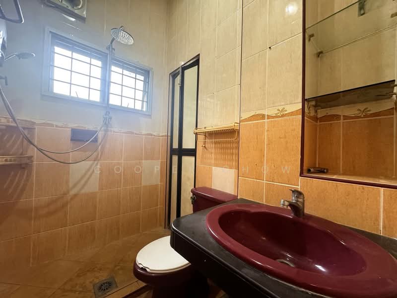 Rumah Teres 2 Tingkat untuk Dijual di SS25 (Petaling Jaya) - Cooper Chow - Bathroom - PropertyGuru.com.my