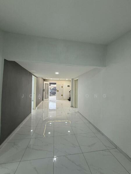 Untuk Dijual - Double Storey Low Cost Corner Lot @ 99 Jalan Mutiara Emas 2/33, Taman Mount Austin, Johor Bahru.