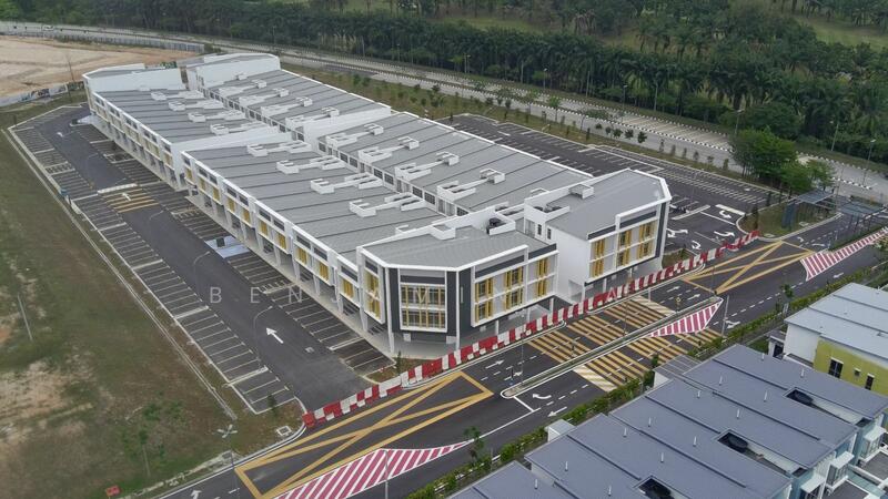 Untuk Disewa - Bandar Tasik Puteri, Rawang 3 Story Shop For Rent