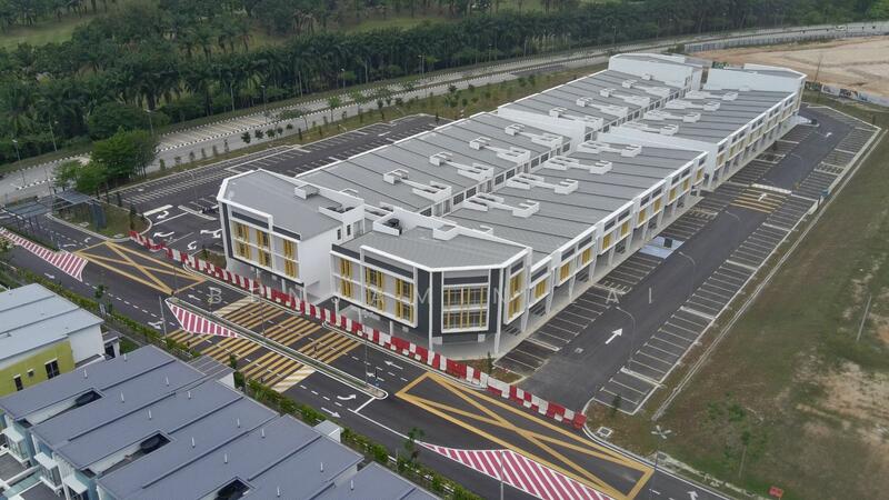 Untuk Disewa - Bandar Tasik Puteri, Rawang 3 Story Shop For Rent