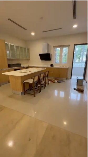 Untuk Disewa - Cinta