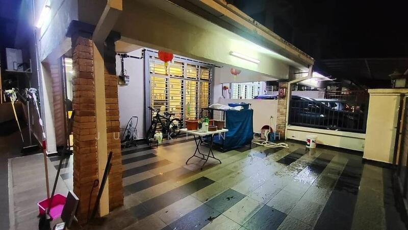 For Sale - 2.5-storey Terraced House at Ampang Jaya