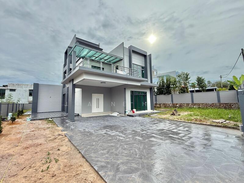 For Rent - Bungalow at Taman Vista Kirana