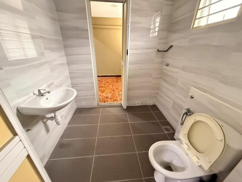 For Sale - 2-storey Terrace House at SS2