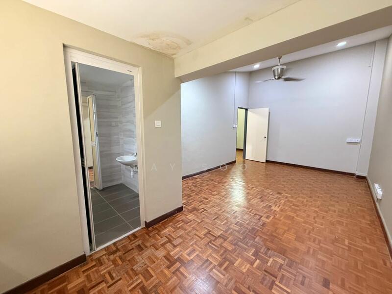 For Sale - 2-storey Terrace House at SS2