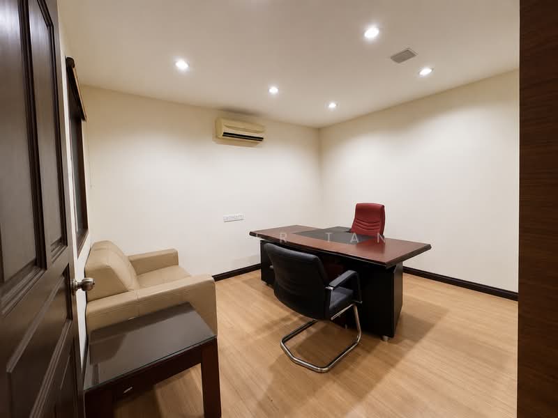 Office for Rent in KLCC (KL City Centre) - Esther Tan - Study - PropertyGuru.com.my