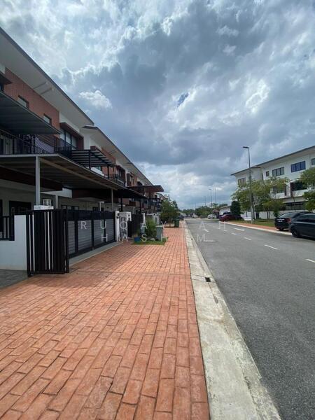 Untuk Dijual - Myra Meranti