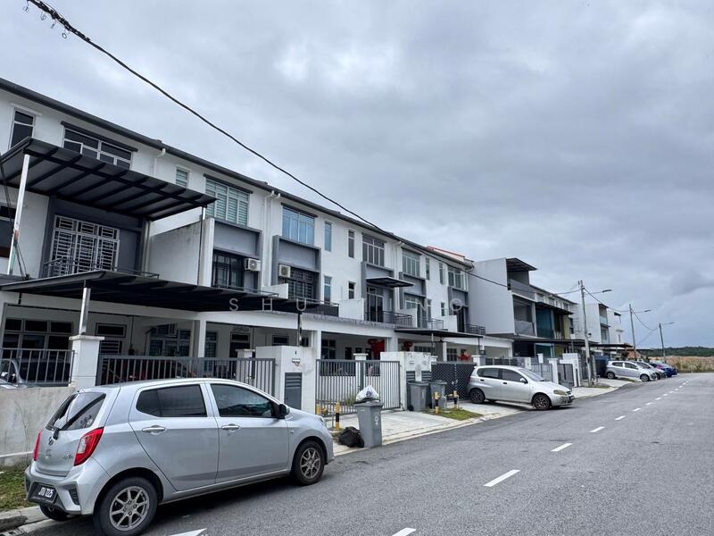 Untuk Dijual - Taman Pulai Mutiara 2.5 Storey Terace House