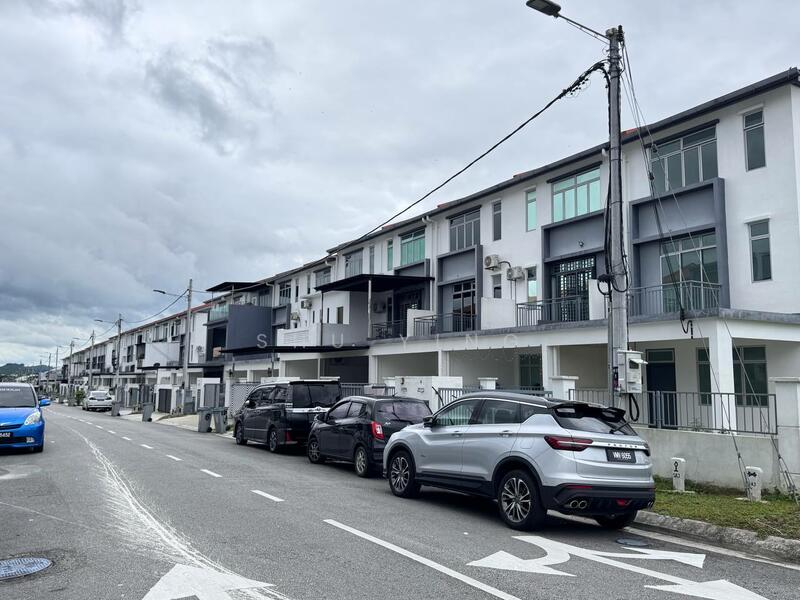 Untuk Dijual - Taman Pulai Mutiara 2.5 Storey Terace House