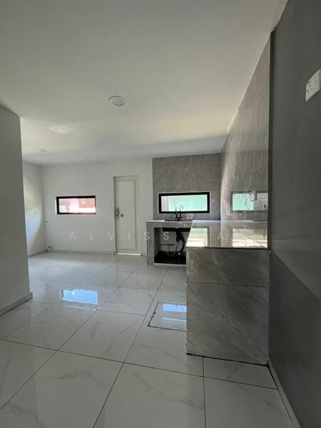 For Sale - Mount Austin Mounts Austins