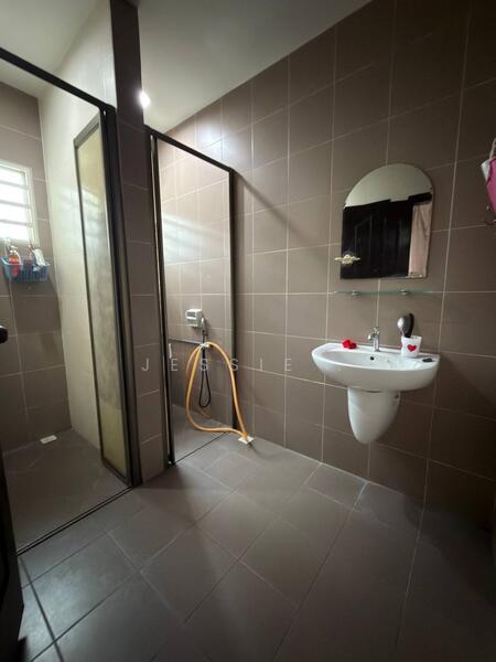 Untuk Dijual - Pengkalan Tiara